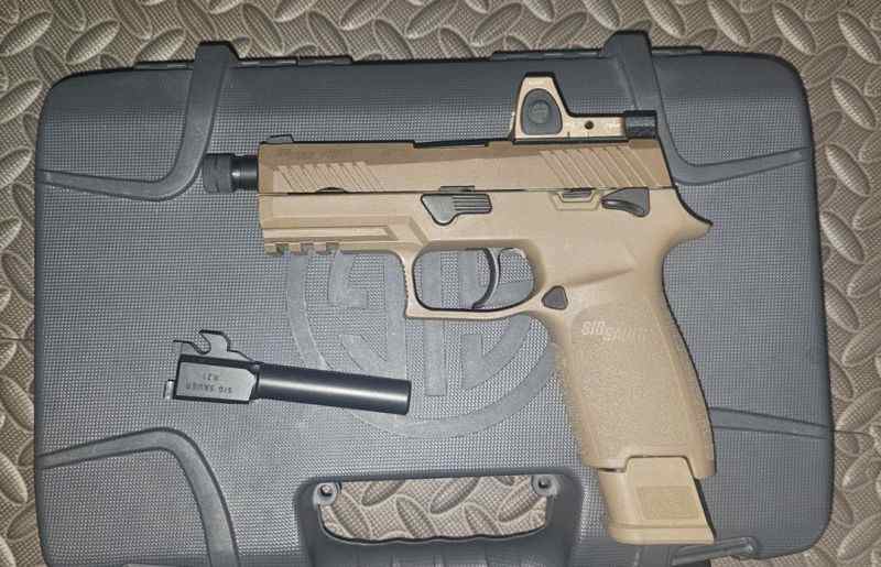 P320 M18 W/ RMR and threaded barrel 