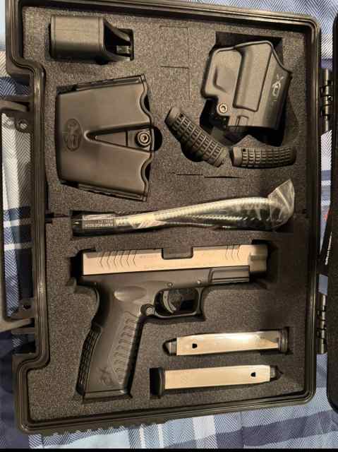 Like new condition, Springfield XDM 45 ACP