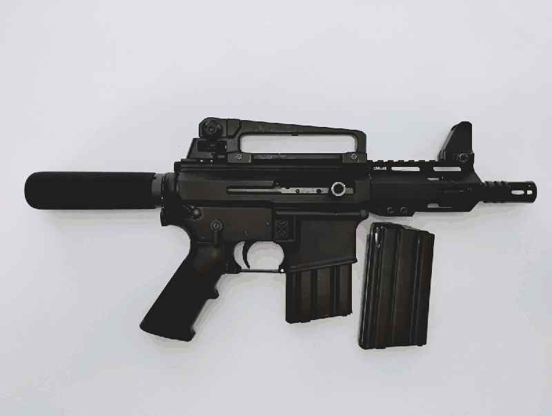 AR-15 pistol 