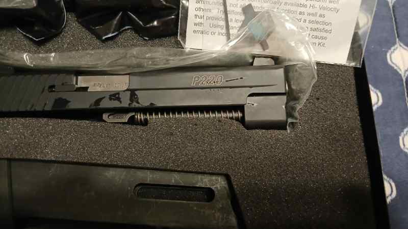 Sig 220_22_3.jpg